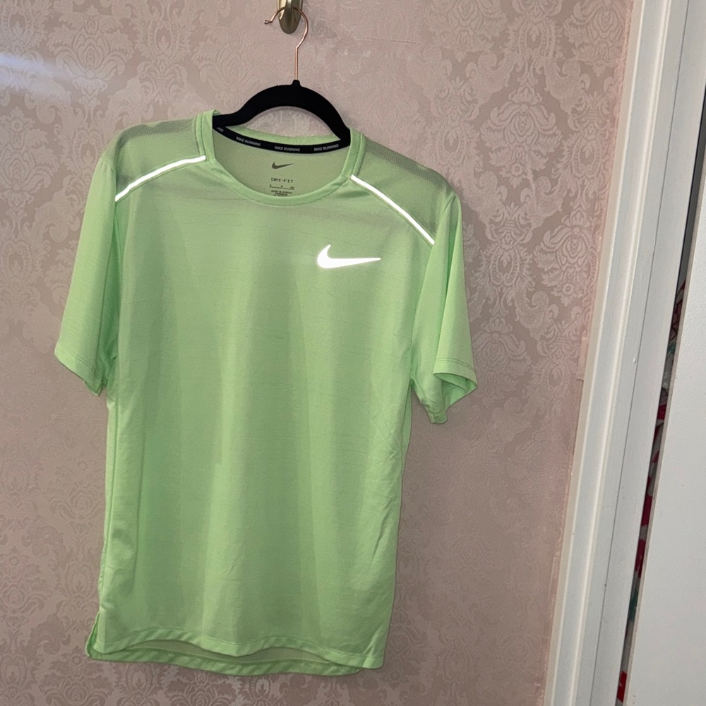 Nike Men's Light Green Performance Tee